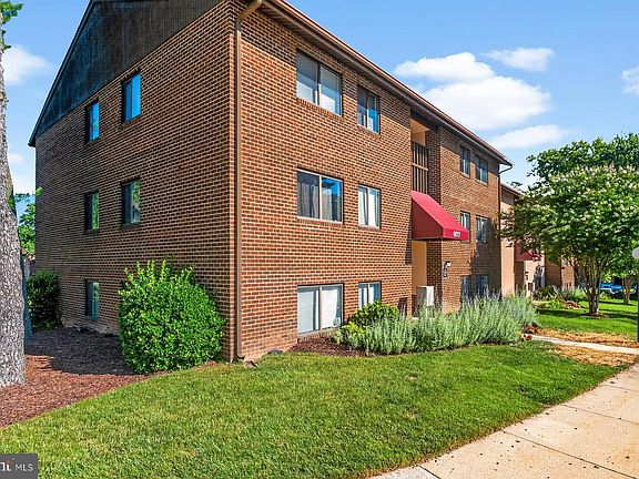 2nd image of 6017 Majors Ln #2B2