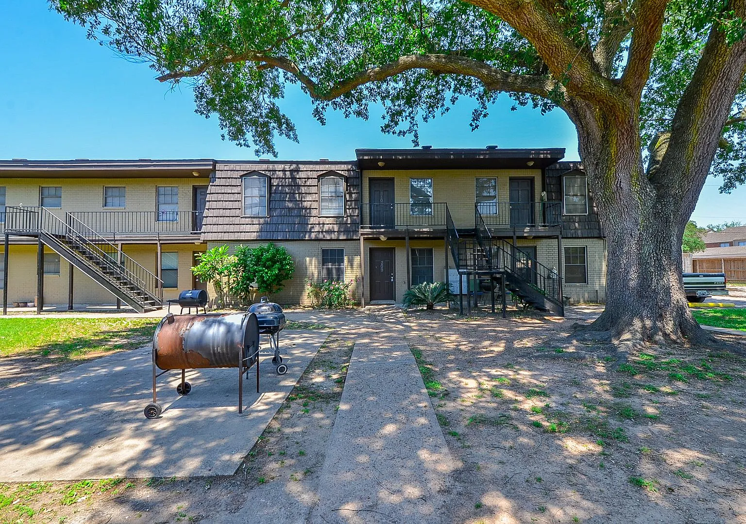 Katy Oaks 1526 — Photo 2