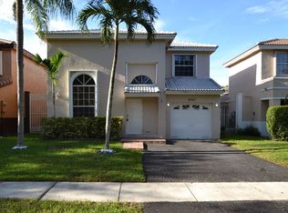 10767 S Saratoga Dr, Hollywood, FL 33026