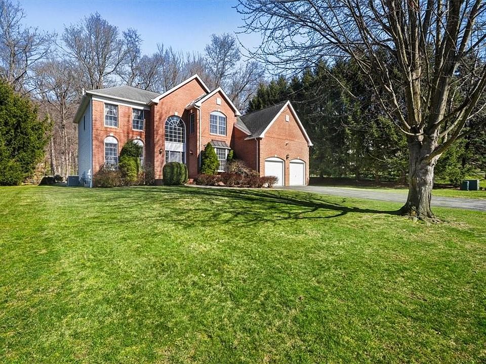 1st image of 25 Carlton Drive