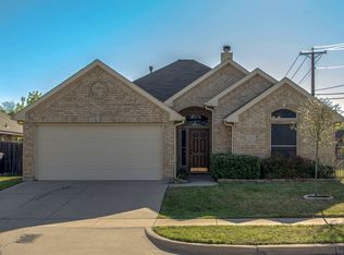 7700 Summerbrook Cir, Fort Worth, TX 76137