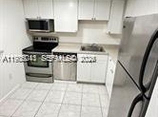Woodside Apts Condo, North Miami Beach, FL 33160