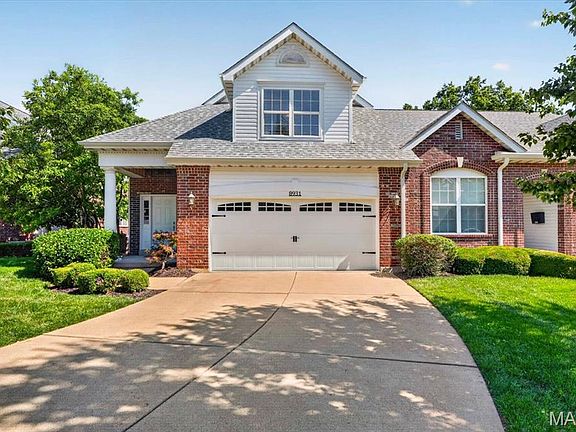 2nd image of 8931 Hilltop Manor Dr