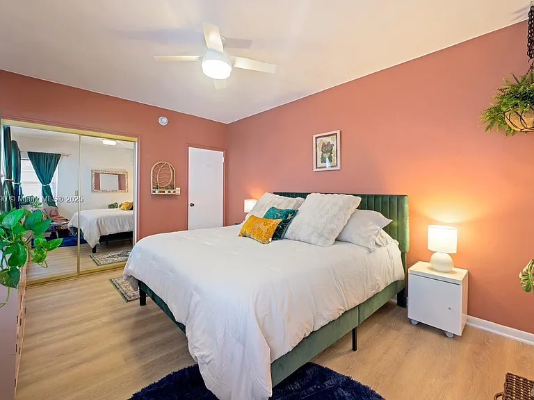 315 Van Buren St #104B — Photo 12