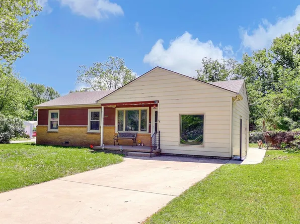 701 W 4th St, Haysville, KS 67060