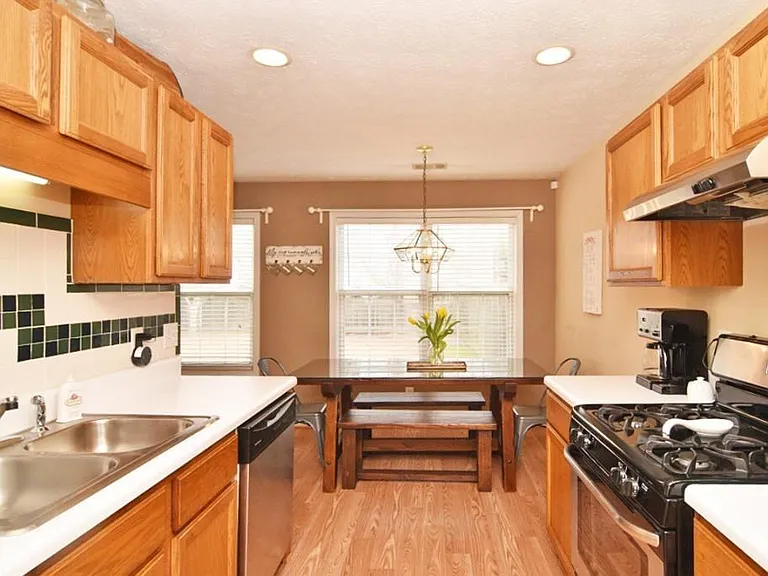 13361 Harpley Ct — Photo 10