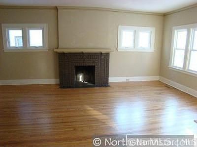 5th image of 1422 Queen Ave N