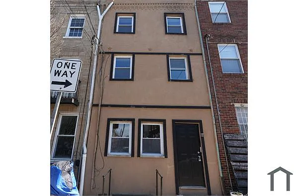 Building Photo - 1335 S 8th St #2