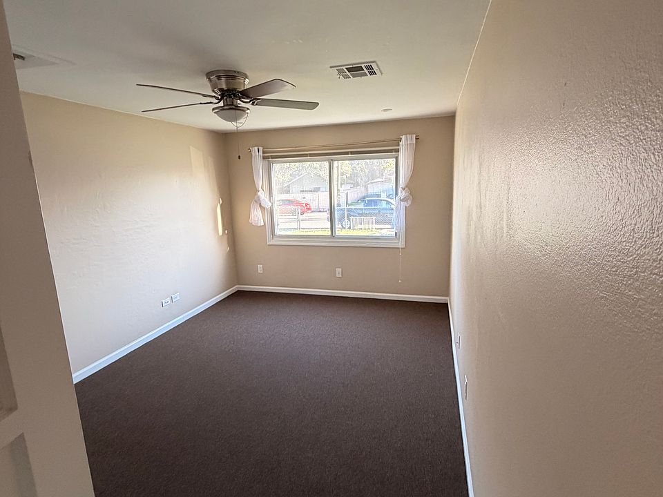 1st image of 116 W Elm St #115
