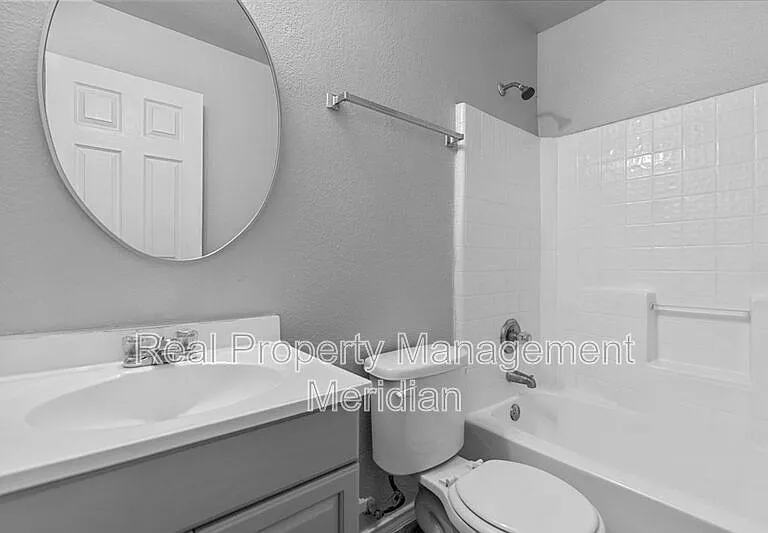 1920 Saint Louis Ave — Photo 15