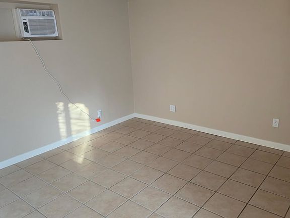 2nd image of 1292 Diamond Ave #B