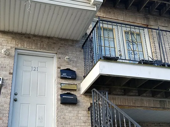 121 Bostwick Ave #2, Jersey City, NJ 07305