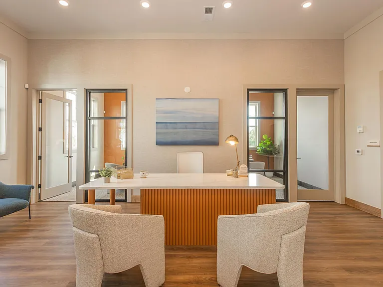 Middle Sound West Apartments — Photo 45