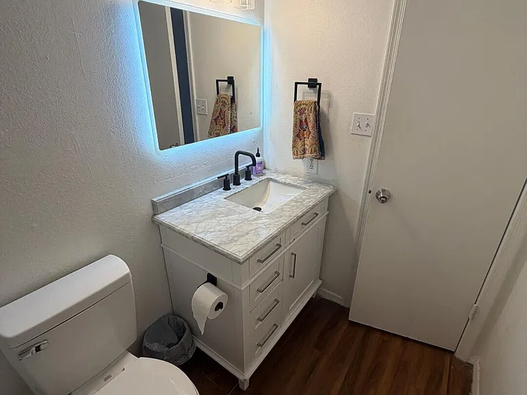 1600 E Laguna Dr — Photo 8