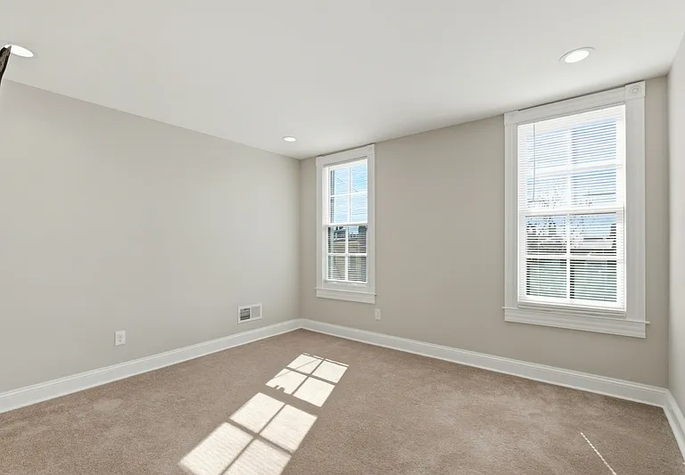 2215 E Biddle St — Photo 9