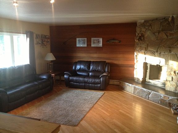 4th image of 3081 Riverview Dr