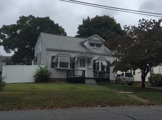 378 Linden St, Holyoke, MA 01040