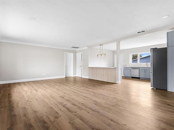 2nd image of 1516 Lemon St
