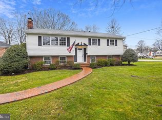 8322 Stockade Dr, Alexandria, VA 22308