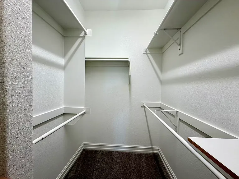 226 Boxwood Ln — Photo 16