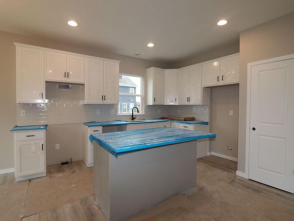 3rd image of 6459 Brimson St