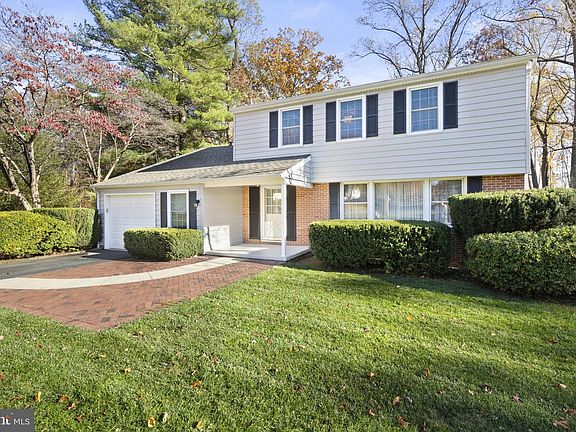 3rd image of 1011 Londonderry Dr