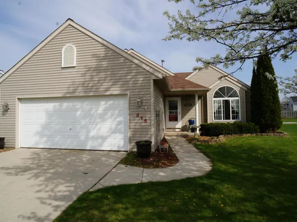 315 Prairie Run Dr NE, Cedar Springs, MI 49319