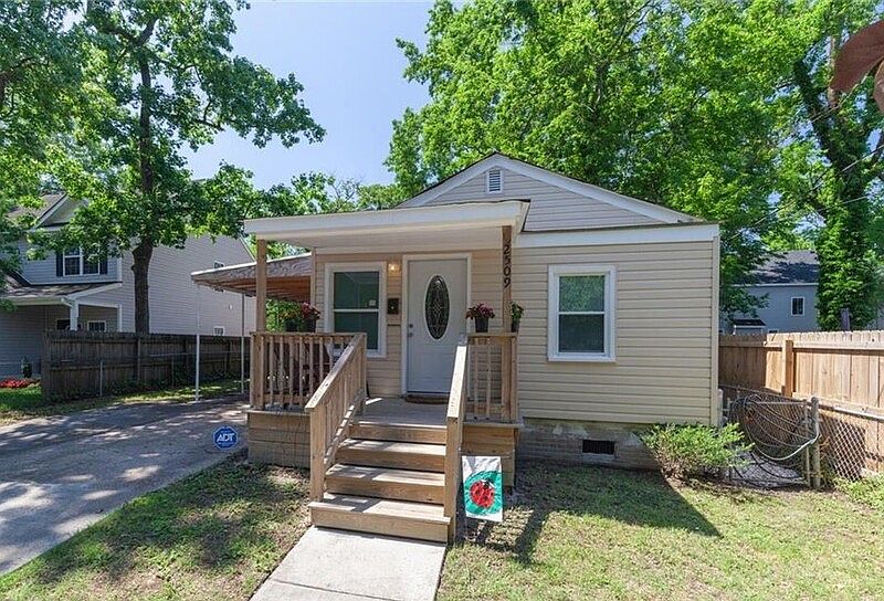 1st image of 2509 Bellevue Ave