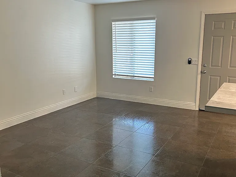 48236 Garbo Dr — Photo 5