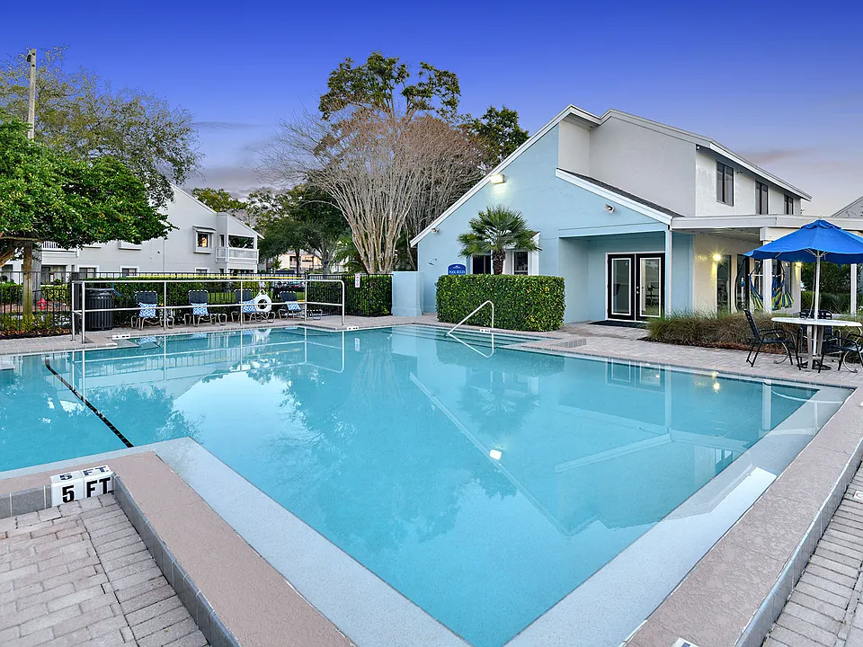 Lakeshore At Altamonte Springs apartments community photo