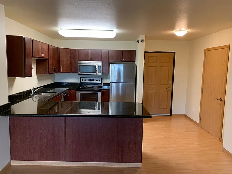 West Lake II Apartments — Photo 33