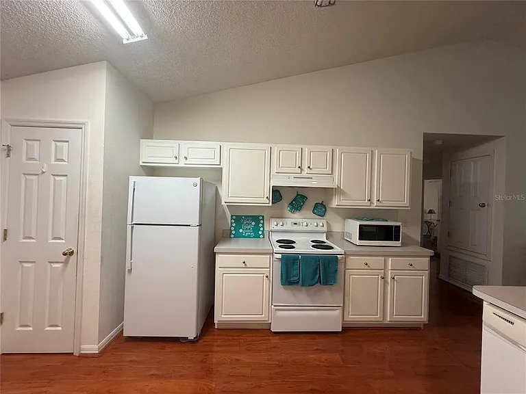 4 Ballard Ln — Photo 22