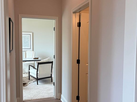 4th image of 529 Ramsgate Dr