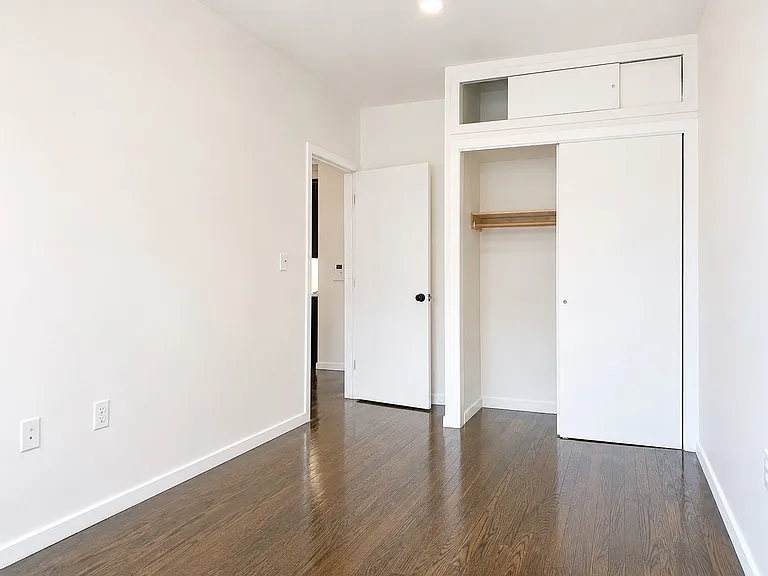 950 Nostrand Ave #2R — Photo 6