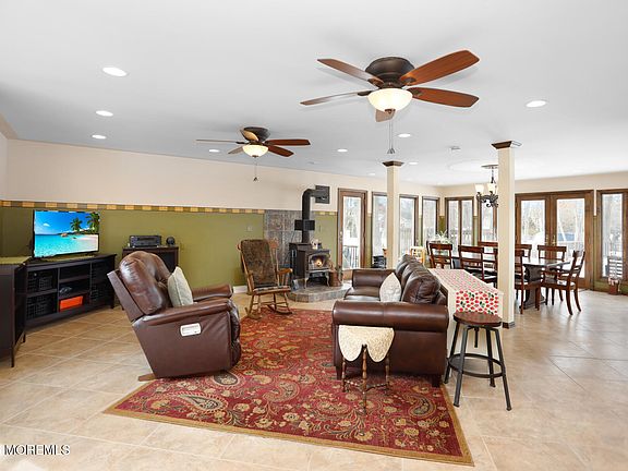 5th image of 60 Sunset Drive