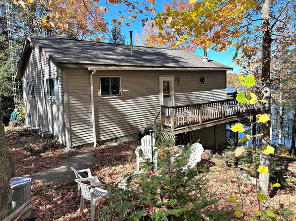 W16468 S Hilbert Dr, Armstrong Creek, WI 54103