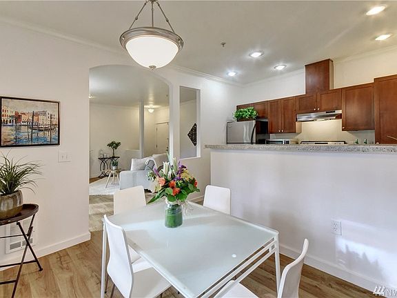 5th image of 25025 SE Klahanie Blvd APT F102