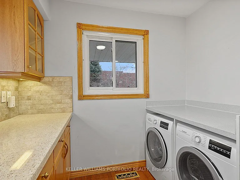 68 Athabasca St — Photo 9
