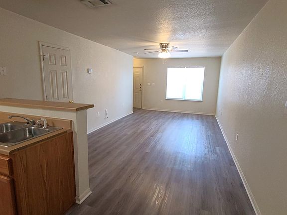 5th image of 811 Industrial Ave APT C