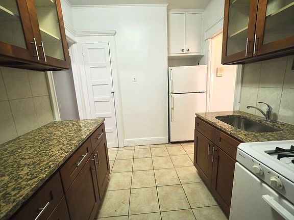 3rd image of 34-25 37th St #1D