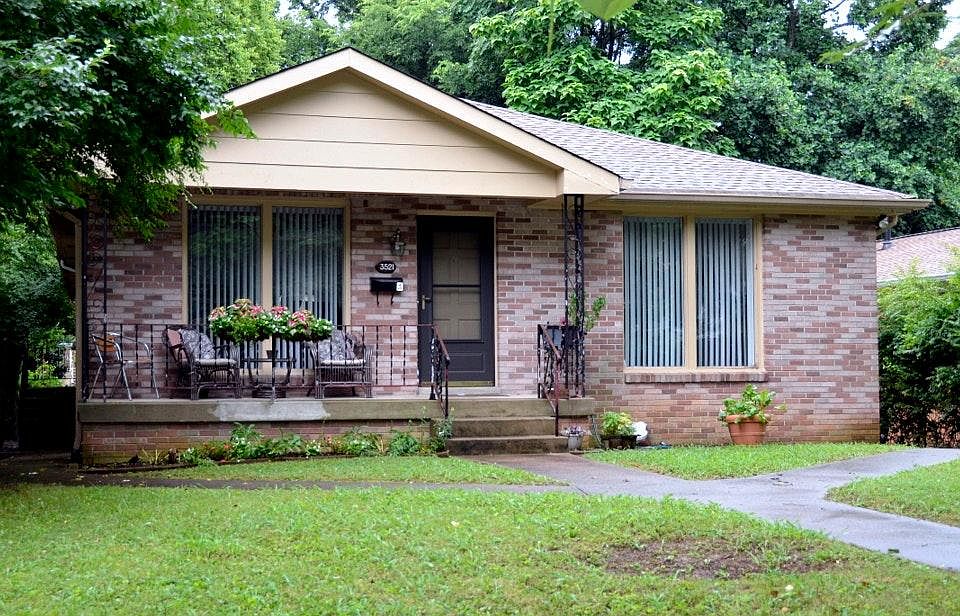 FRONT VIEW OF APT.
