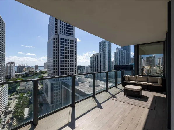 68 SE 6th St #1611, Miami, FL 33130