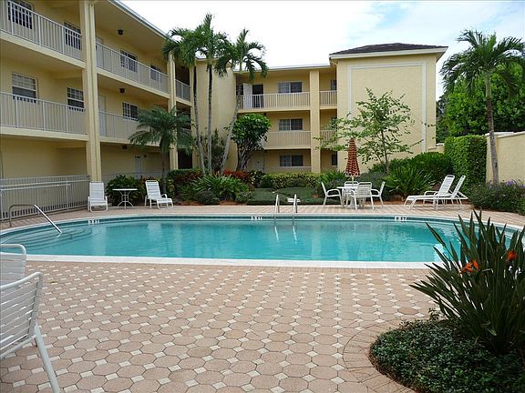 3rd image of 1051 3rd St S APT 205