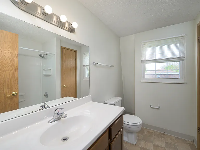 136D Valeside Ave NE — Photo 8