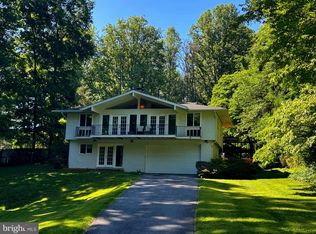 6900 Heatherhill Rd, Bethesda, MD 20817
