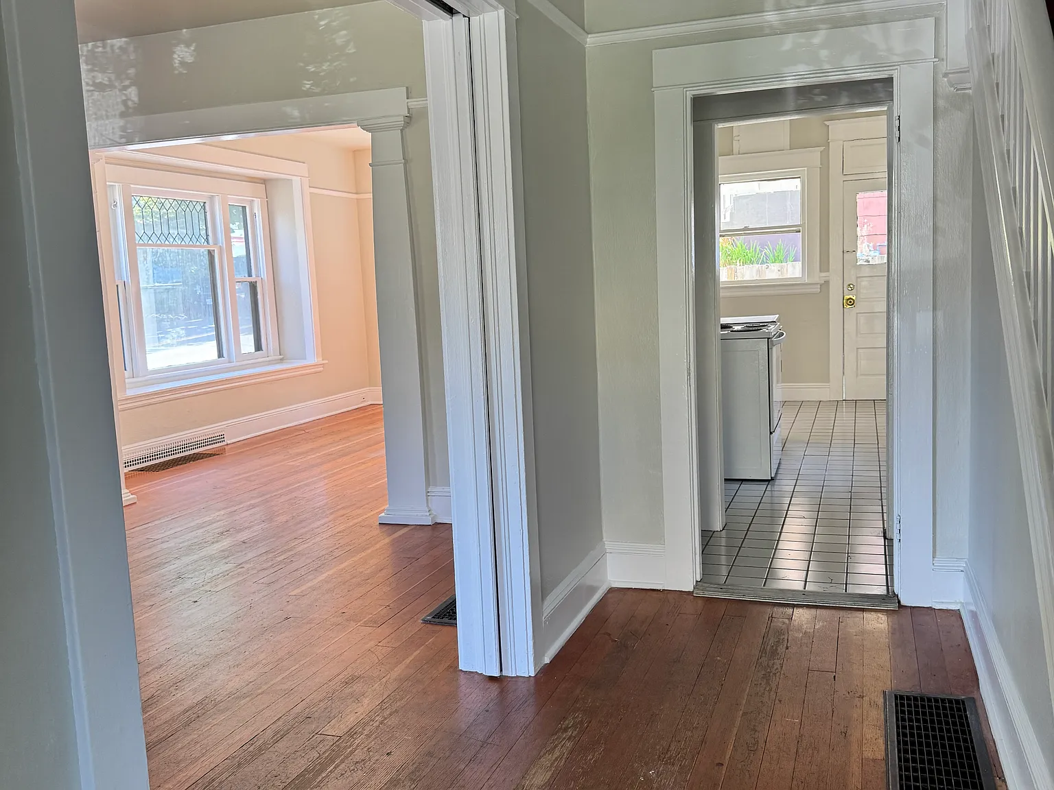 5 bed, 2200 sqft, $3,850 — Photo 3