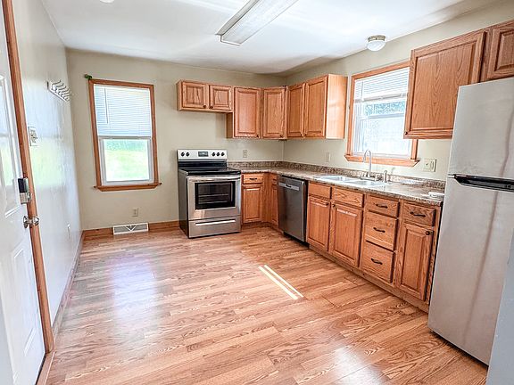 5th image of 1615 Poplar St