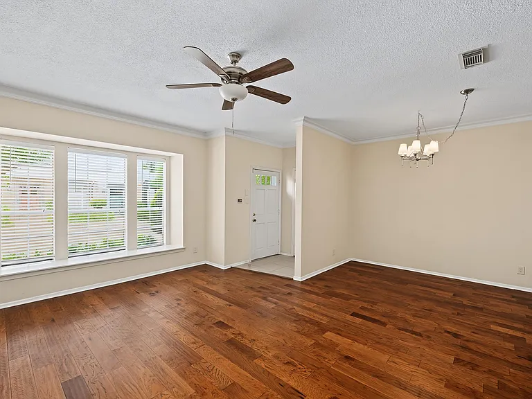 3721 Wakeforest St — Photo 3