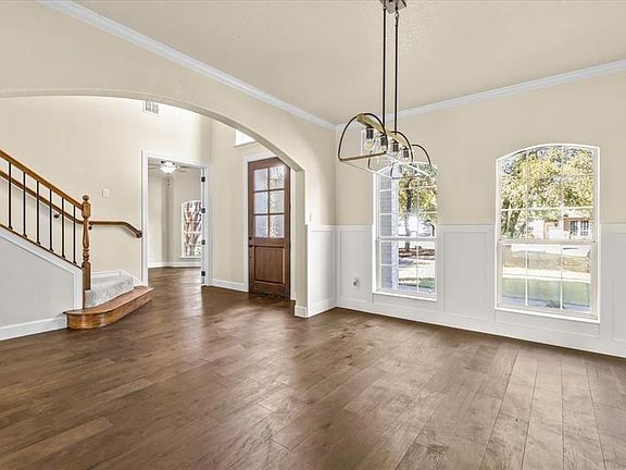 3rd image of 108 Oakcrest Hills Dr