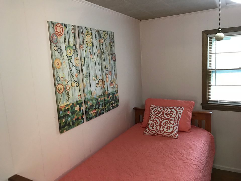 Second bedroom 